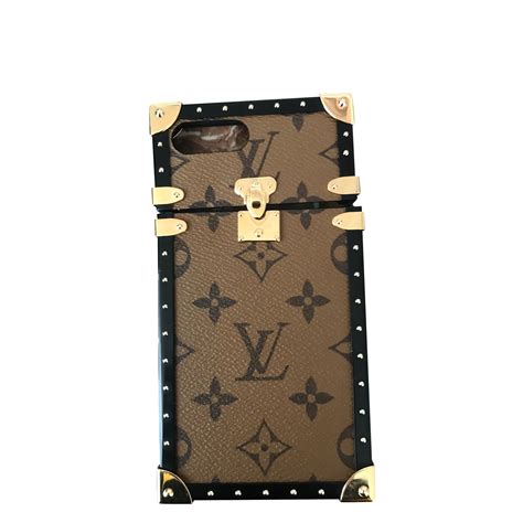 coque iPhone Louis Vuitton prix